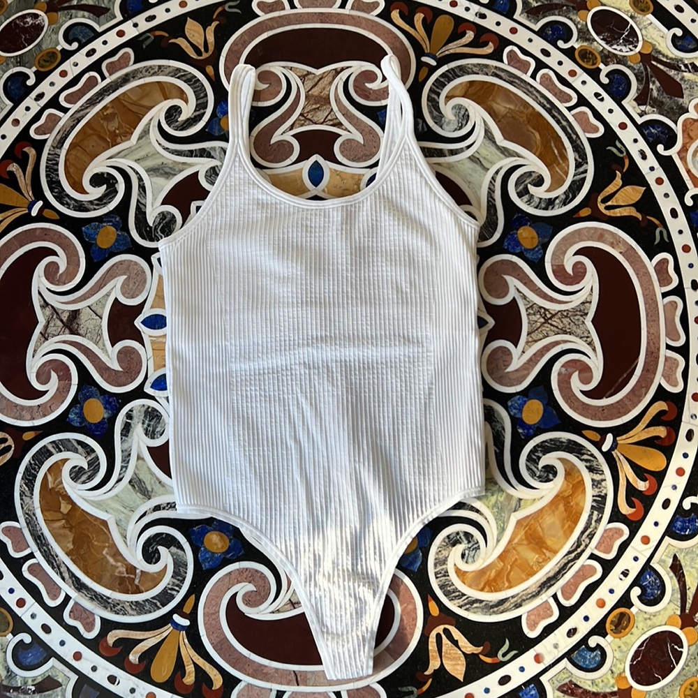 Lululemon Bodysuit (size:4) New - Never worn